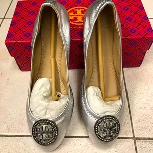 TORY BURCH METALLIC BALLET FLATS - SIZE 8